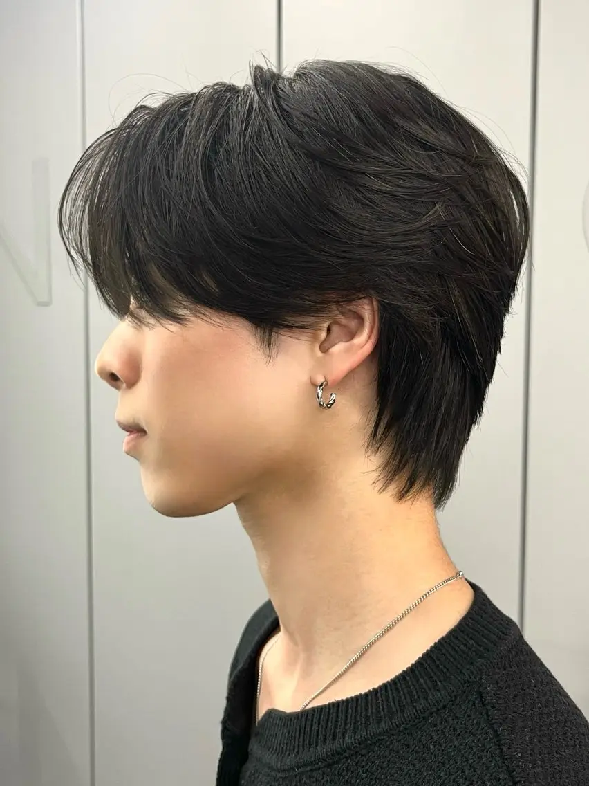 メンズ センターパート メンズウルフカット ウルフカット アイカ🐺 メンズ韓国ヘアのヘアスタイル
