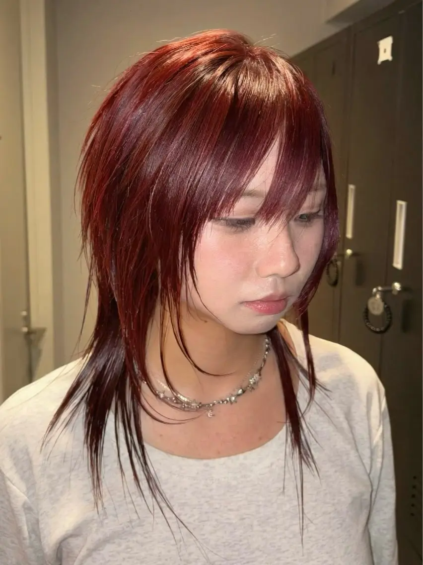 ミディアム カラー ブリーチ ダブルカラー レッドカラー ウルフカット ヘアカラー トリートメント THE./ブリーチ /ハイトーン特化のヘアスタイル