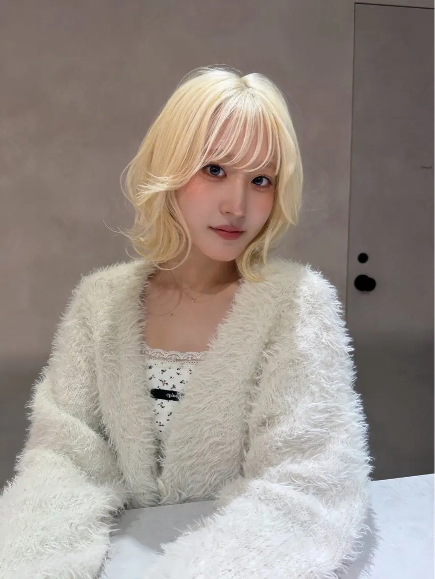 ミディアム 韓国風ヘア レイヤーカット 似合わせカット レイヤー／ハイトーン 🍎森貝洋亮🍎のヘアスタイル