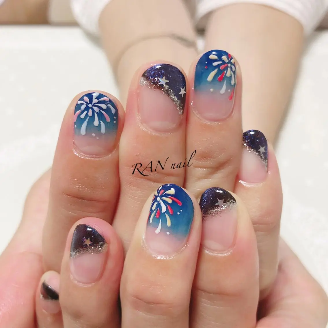ネイル キラキラネイル ハンドネイル フットネイル RAN nailのネイルデザイン