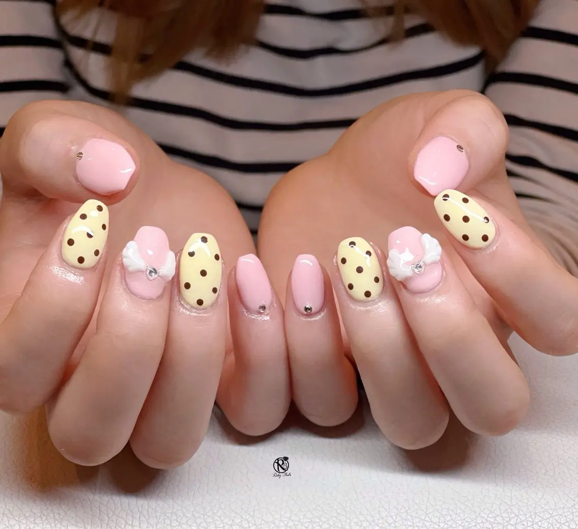 ネイル ボルドー ブラウン チークネイル ドット フットネイル ハンドネイル Ruby Nail 霞ヶ関店のネイルデザイン