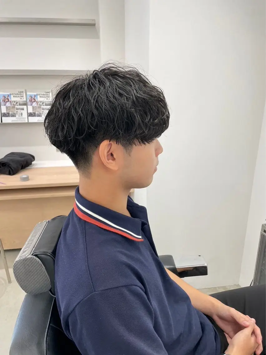 メンズ アップバング フェードカット メンズパーマ プードルパーマ スパイキーショート SEIYA メンズパーマ職人のヘアスタイル