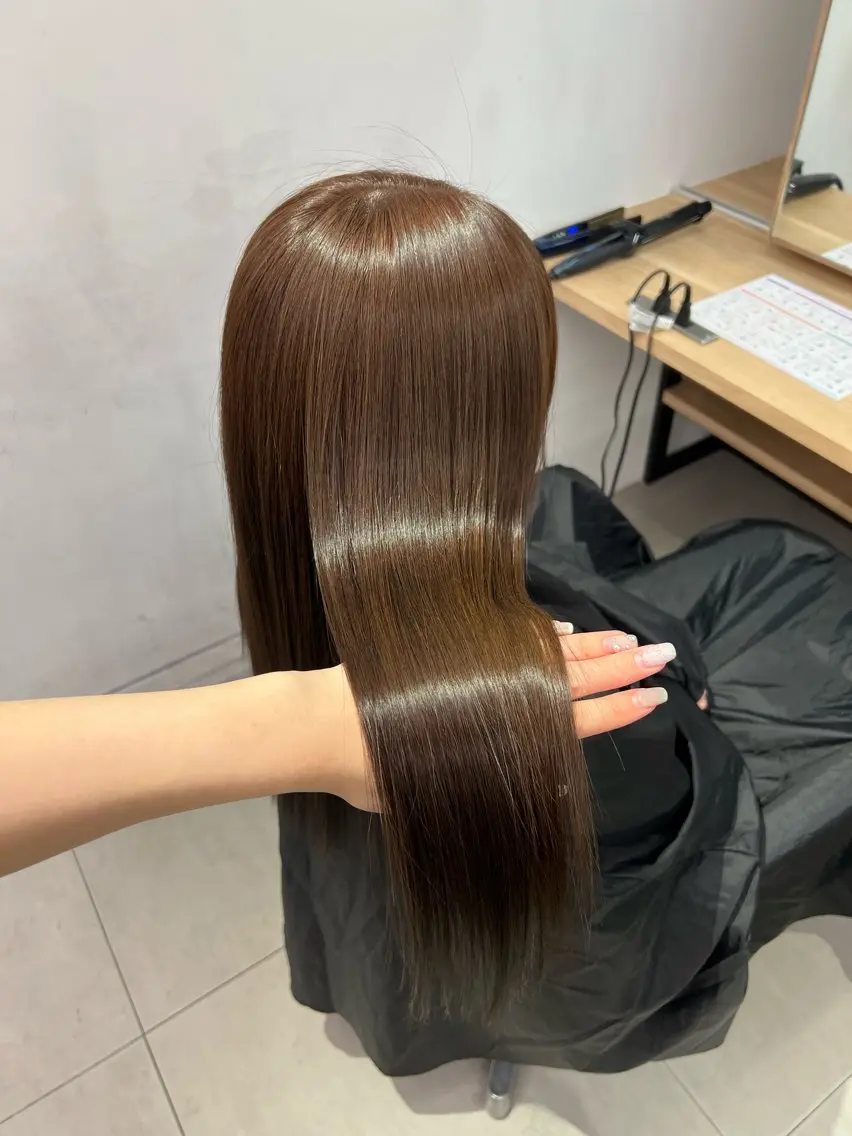 ロング カラー ヘアカラー トリートメント うるぷるカラー 🤍 Naanoのヘアスタイル