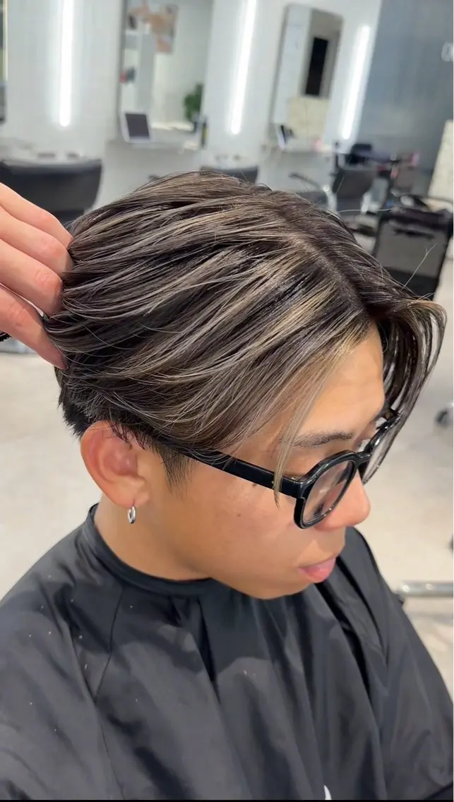 カラー メンズ メンズハイライト グレージュ ハイライトカラー ヘアカラー 大智/ハイライト バレイヤージュのヘアスタイル