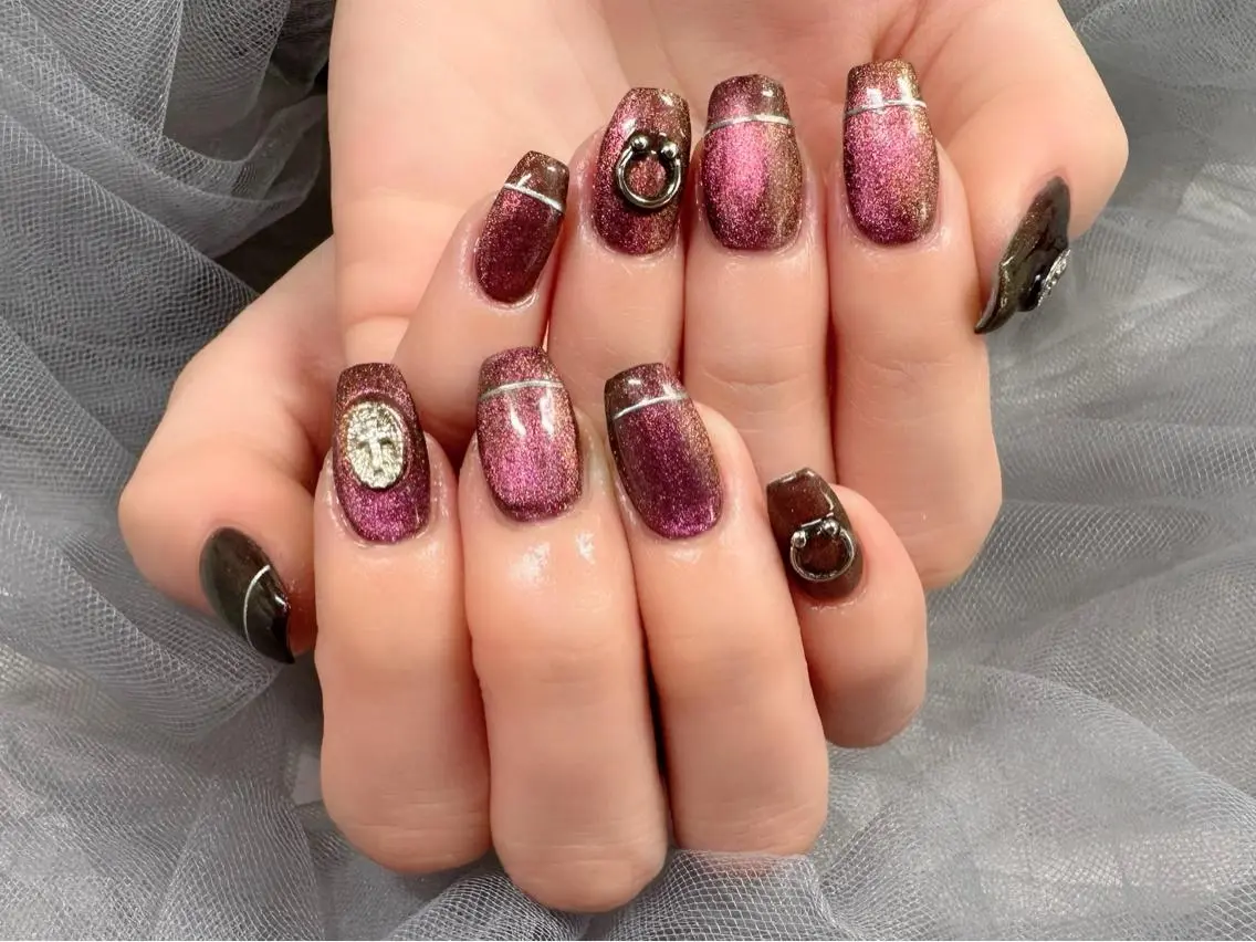 ネイル ゴールド マグネットネイル ピンク ハンドネイル Nail Salon KURELLYのネイルデザイン