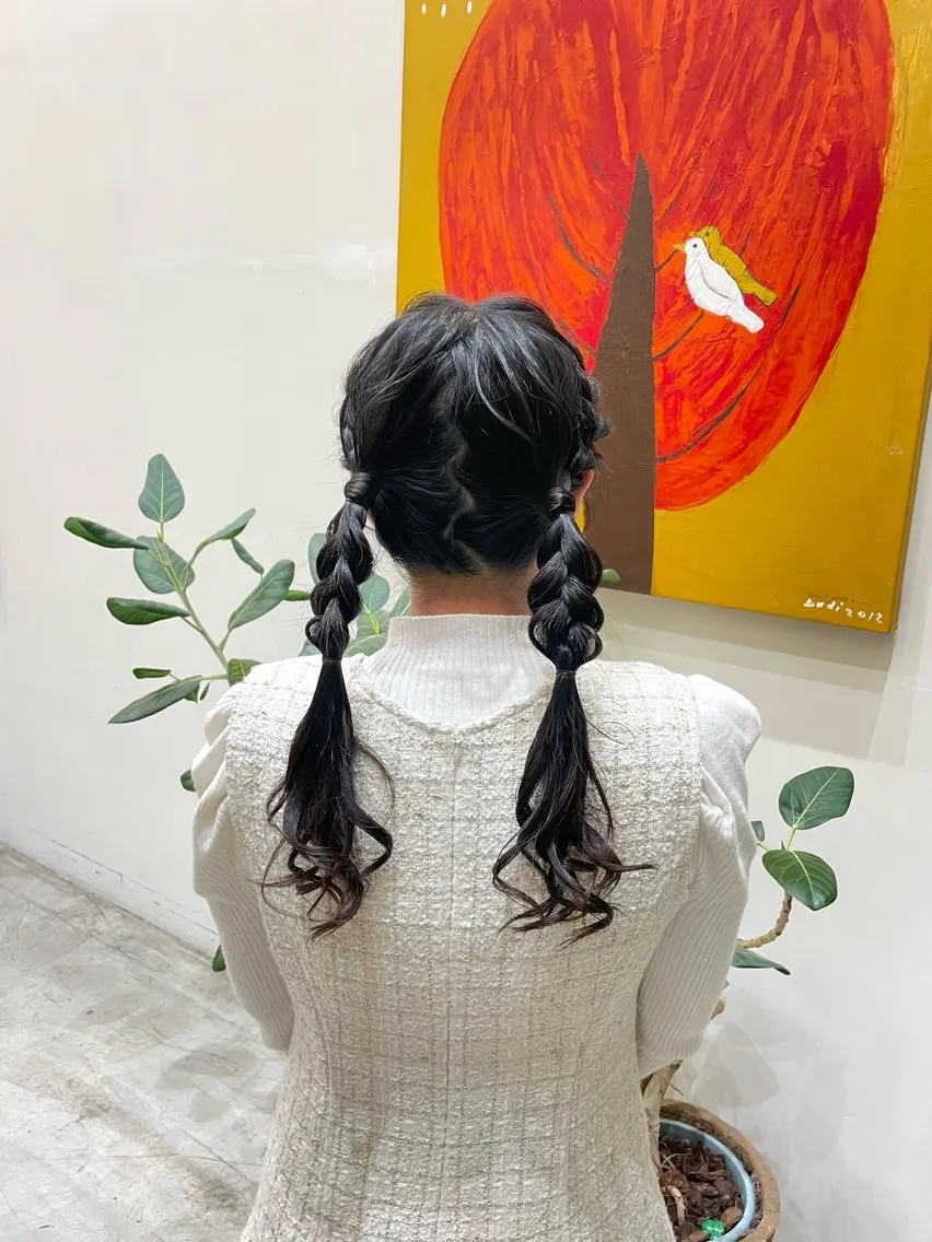 セミロング ヘアアレンジ 三宅 瑠偉のヘアスタイル