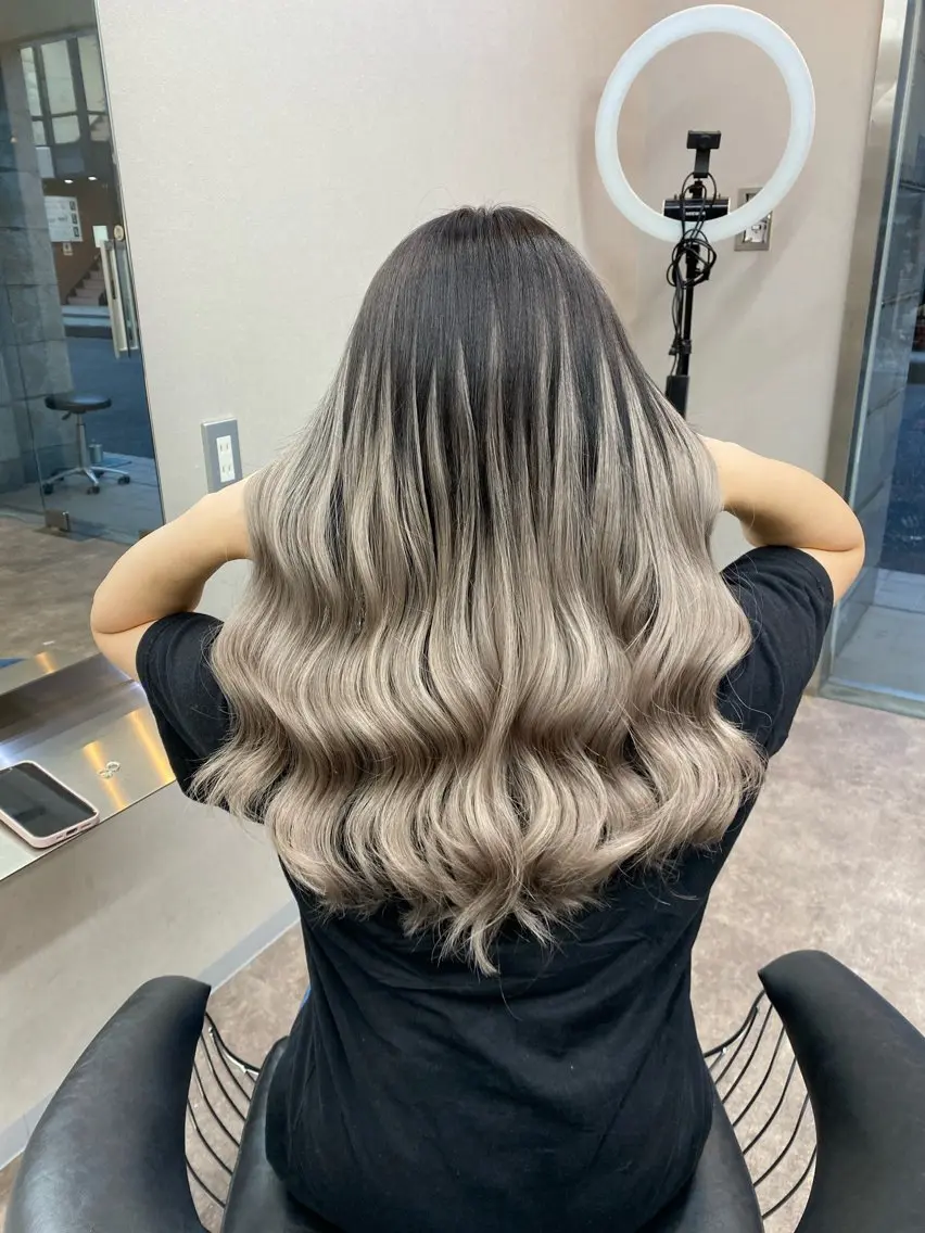 ロング カラー ブリーチ ハイトーンカラー ヘアカラー moremuu 舞桜🤍🫧のヘアスタイル