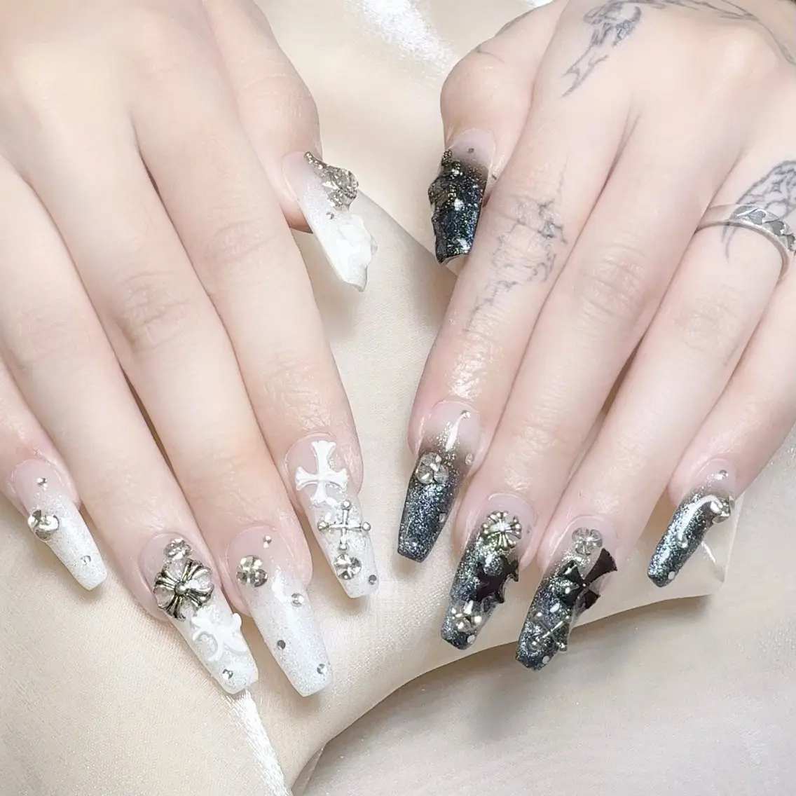 メンズ ネイル メンズ韓国風 アートネイル オーロラネイル ガーリー キラキラネイル ハンドネイル Nail salon 木にいるのネイルデザイン