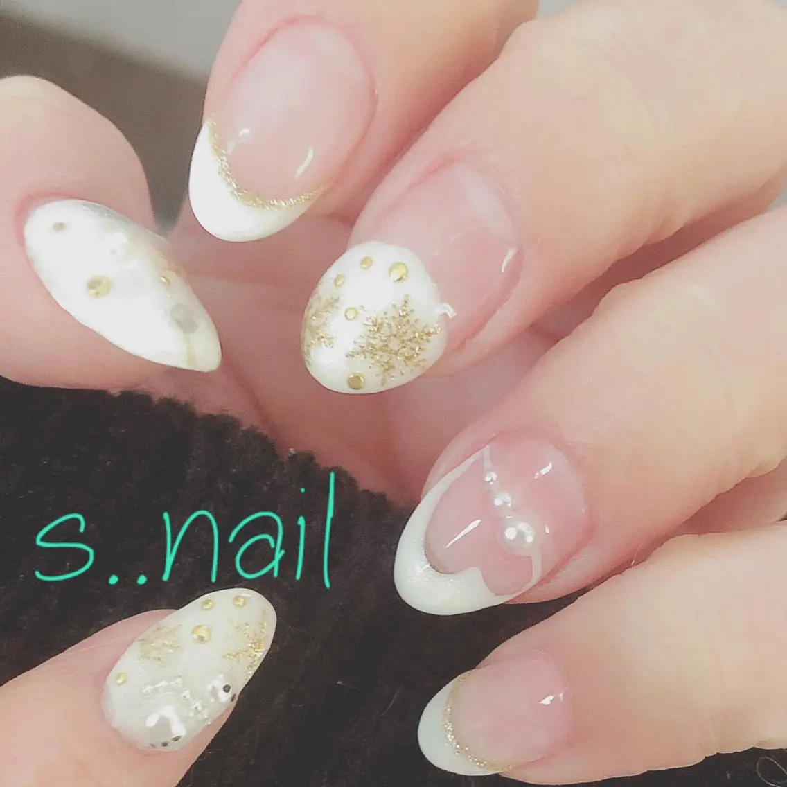 ネイル フレンチネイル ワンカラーネイル ホワイト 冬ネイル クリスマス ハンドネイル フットネイル s..nail / MORITAのネイルデザイン