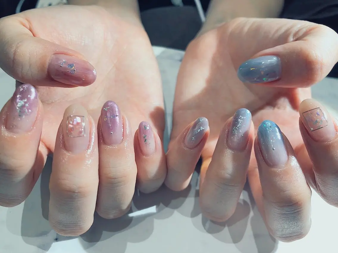 ショート カラー ネイル マツエク・マツパ illum hicariのネイルデザイン