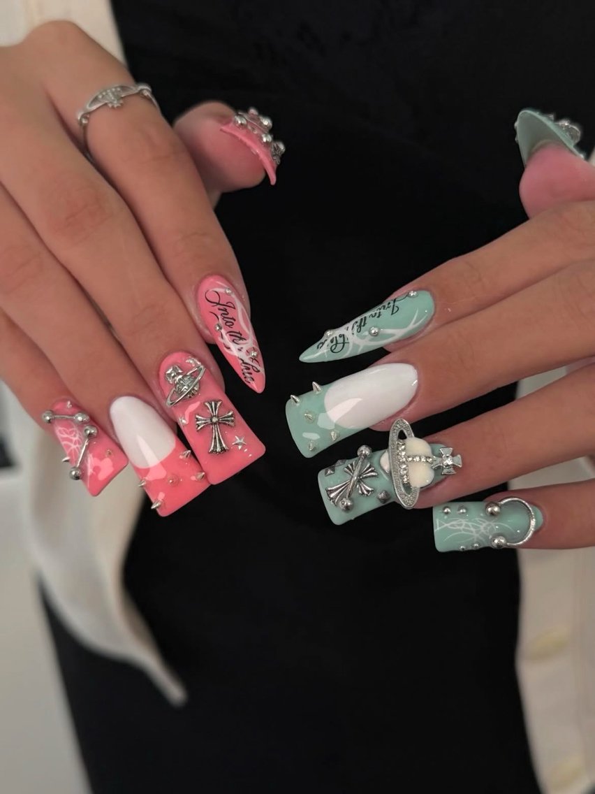 ネイル アートネイル フレンチネイル ジェルネイル キラキラネイル 韓国ネイル ハンドネイル ICE Nailsのネイルデザイン