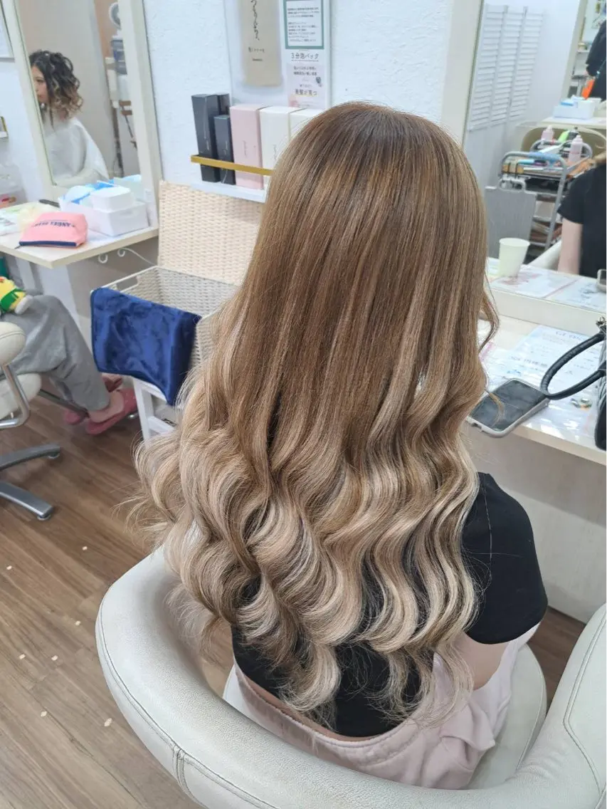 ロング エクステ レイヤーカット エクステ GLOSS 心斎橋 山上のヘアスタイル