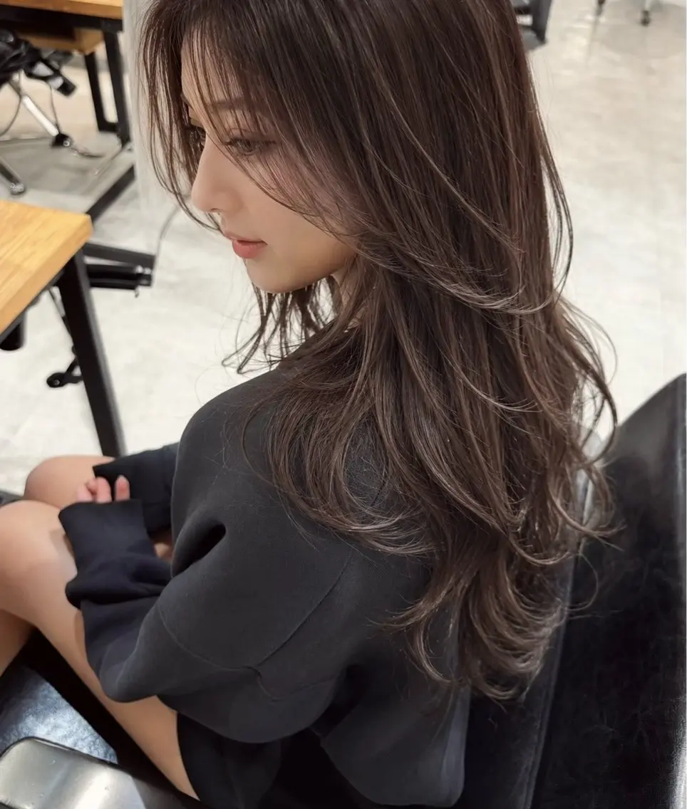 ロング カラー レイヤーカット ロング カット ヘアカラー トリートメント 松井那津子 /ハイライトブリーチのヘアスタイル