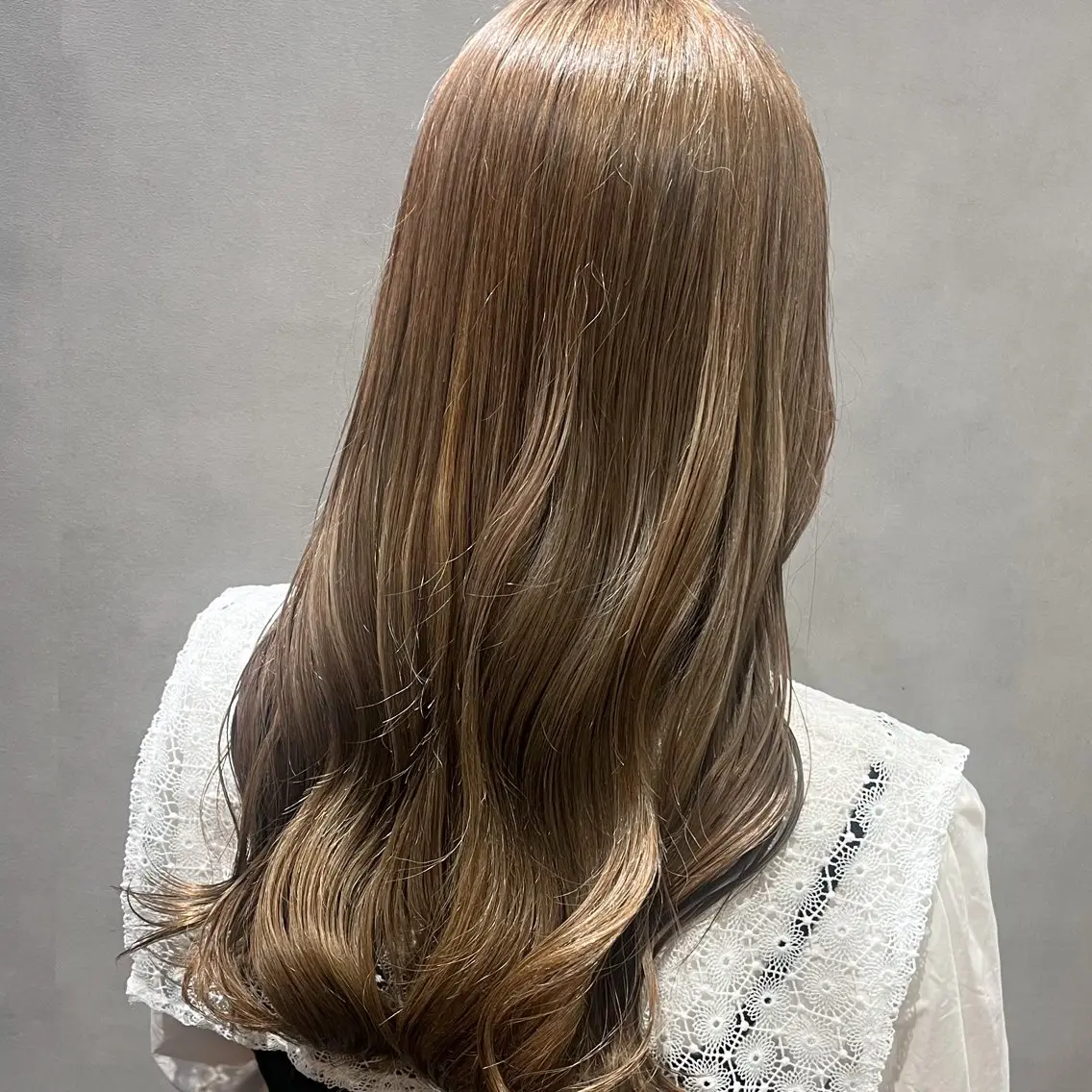 ロング ヘアアレンジ カット ヘアカラー トリートメント 伊藤 玲衣のヘアスタイル