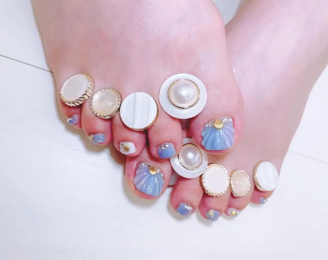 ネイル フットネイル ジェルネイル グラデーション ハードジェル キラキラネイル Lilas Nailのネイルデザイン
