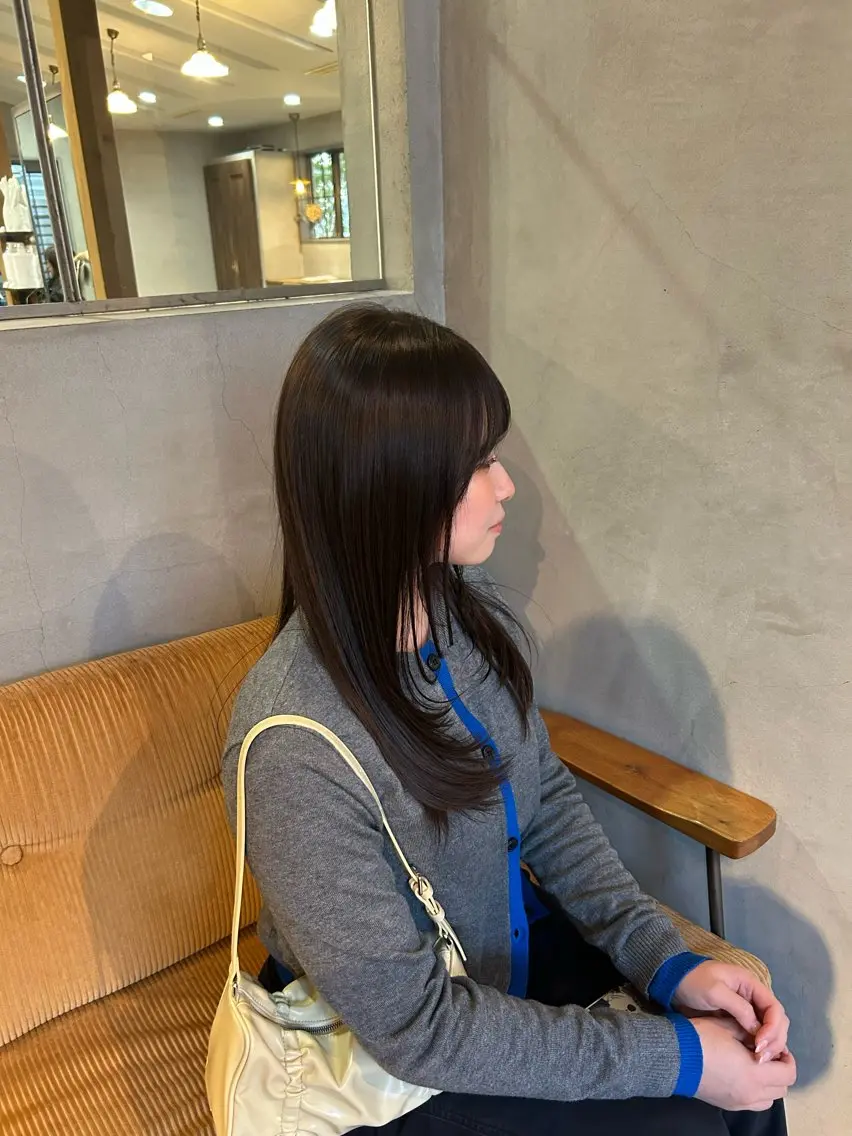 ロング カラー グレージュ ヘアカラー 朝岡 真夕のヘアスタイル