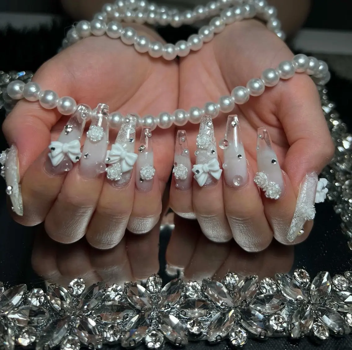 ネイル アートネイル ボルドー フレンチネイル ジェルネイル 氷ネイル・うるうるネイル ハンドネイル Julie NailSalonのネイルデザイン