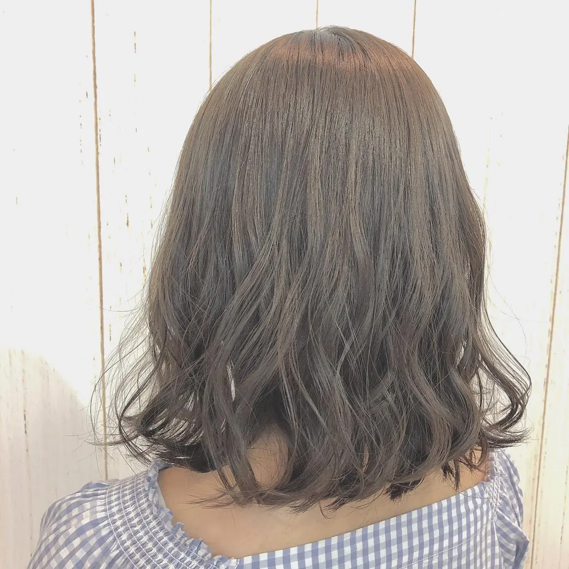 ミディアム カラー TRENCH 相澤 果歩のヘアスタイル