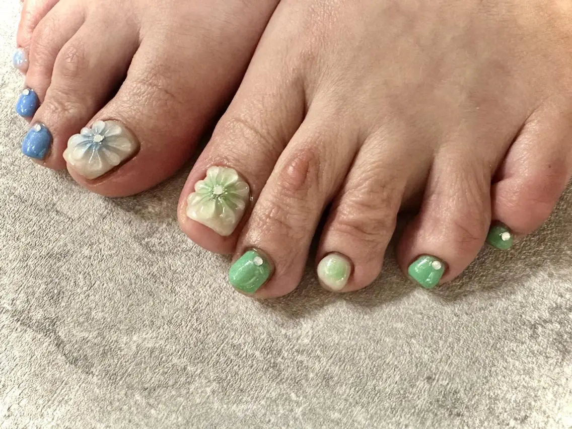 ネイル フットネイル フレンチネイル ジェルネイル ガラスフレンチ グラデーション ハンドネイル ハンドケア FASTNAIL PLUS 新宿店のネイルデザイン