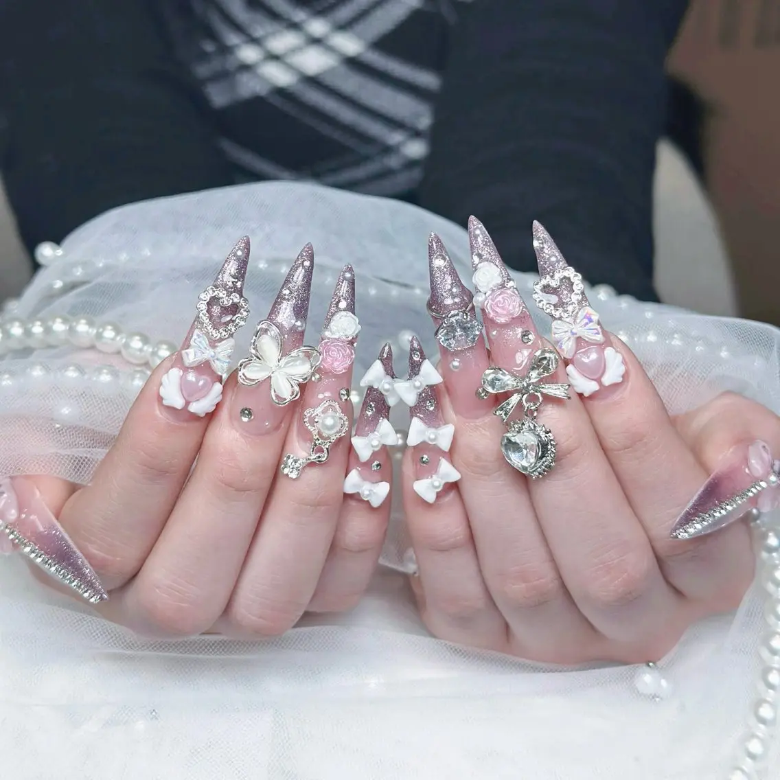 ネイル オーロラネイル ボルドー ブラウン 氷ネイル・うるうるネイル キラキラネイル ハンドネイル Julli NailStudioのネイルデザイン