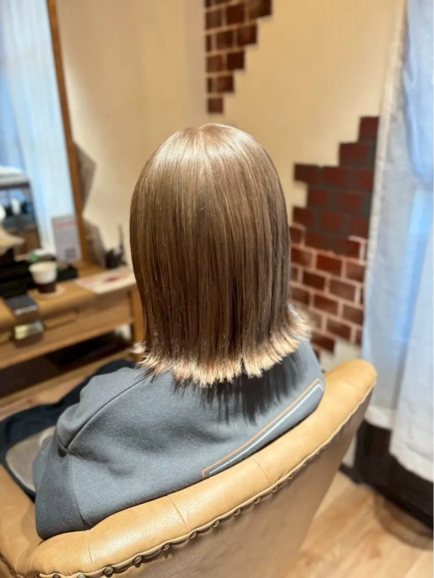 ミディアム ヘアカラー ブリーチ・カットモデ ル募集中🫧高口小春のヘアスタイル