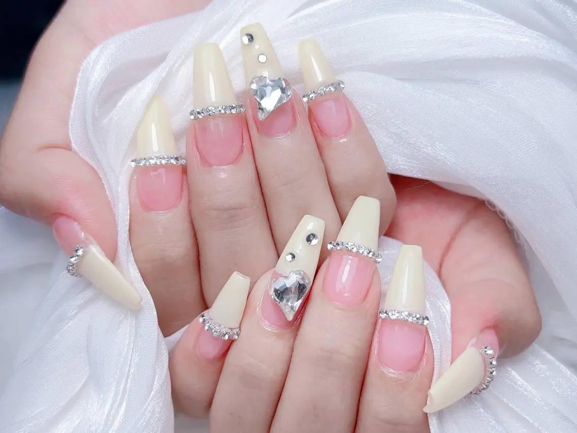 ネイル ハンドネイル M🌷nail 長さだし専門店のネイルデザイン