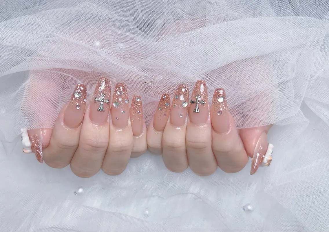 ネイル アートネイル オーロラネイル チークネイル 長さ出し フットネイル Miya _nailのネイルデザイン