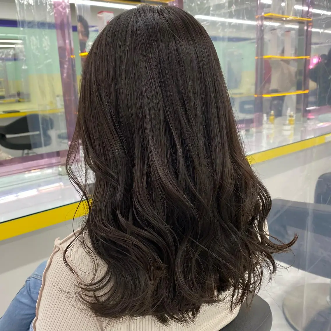 セミロング カラー ヘアアレンジ ヘアカラー トリートメント mai🍑暖色カラー /レイヤー💖のヘアスタイル