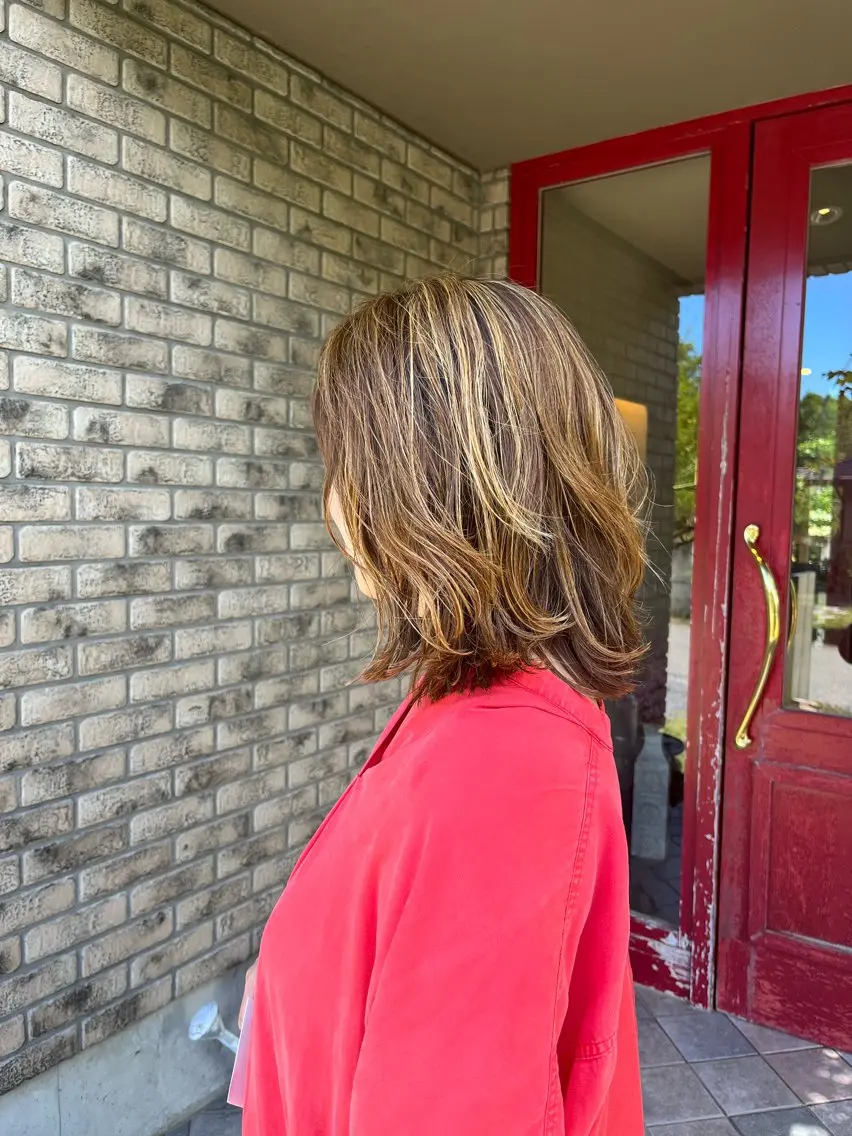 ミディアム 小山 理紗のヘアスタイル