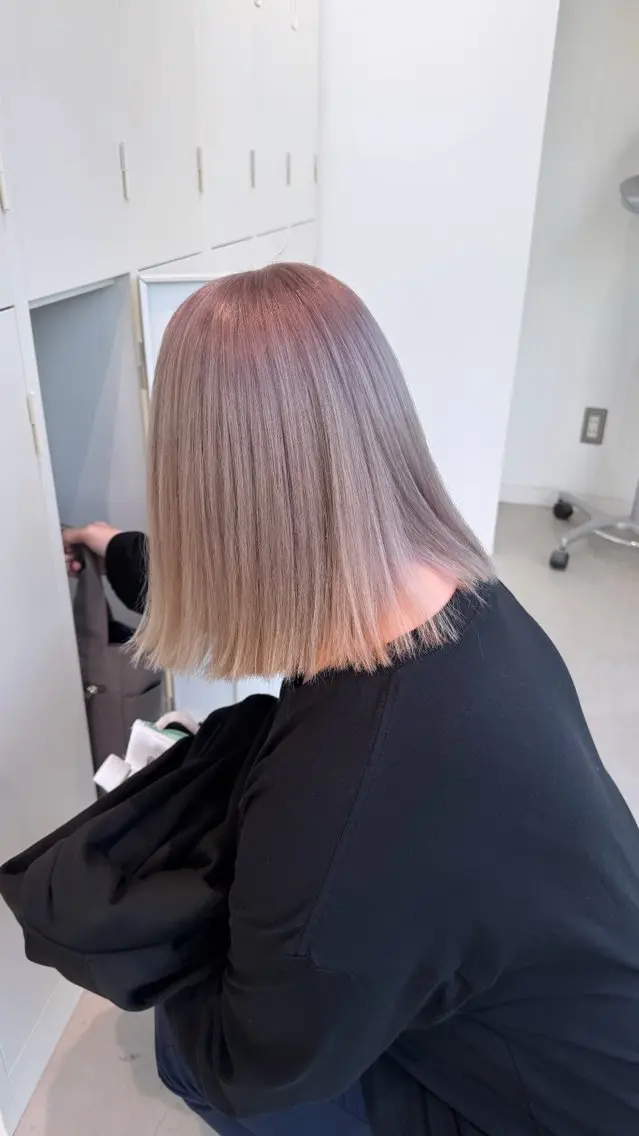 【🤭5月限定クーポン🤭】カット+ケアブリーチ(リタッチor全頭)+うる艶トリートメント🧴🫧の写真