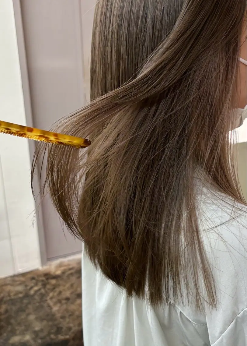セミロング カラー ベージュカラー ブリーチ 透明感カラー オリーブベージュ カット ヘアカラー 西山 紗耶香🪽 透明感カラー/ボブのヘアスタイル