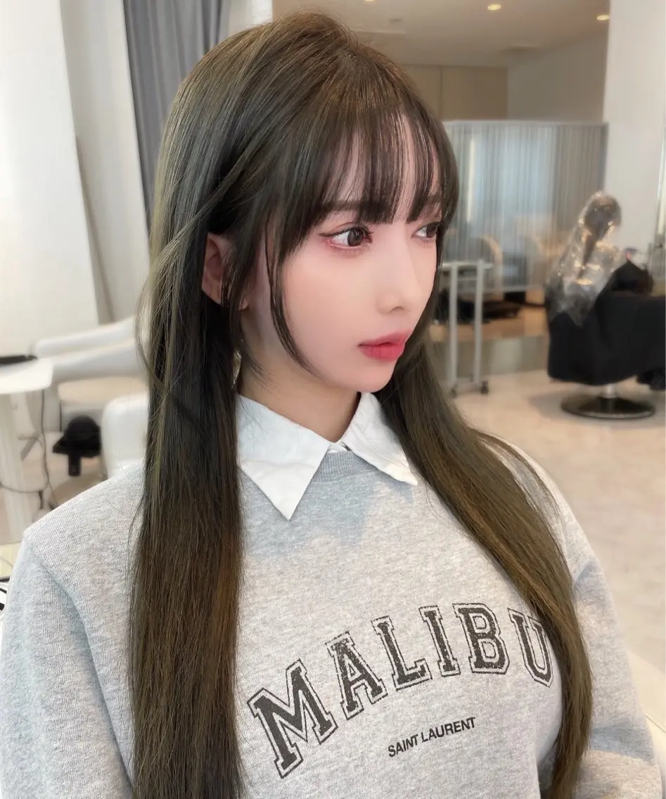 ロング 顔周りカット カット ヘアカラー トリートメント City/louwe 韓国レイヤーカットのヘアスタイル