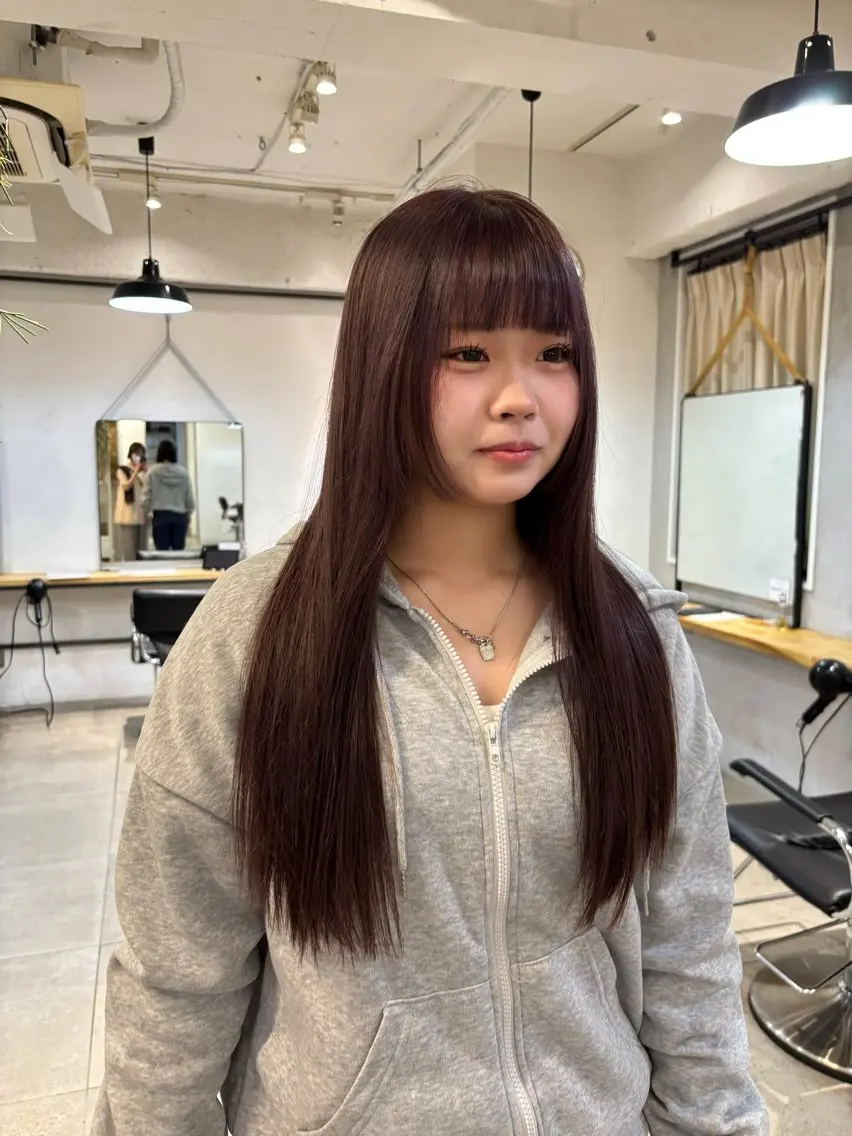 ロング 盛れる透明感カラー momokaのヘアスタイル