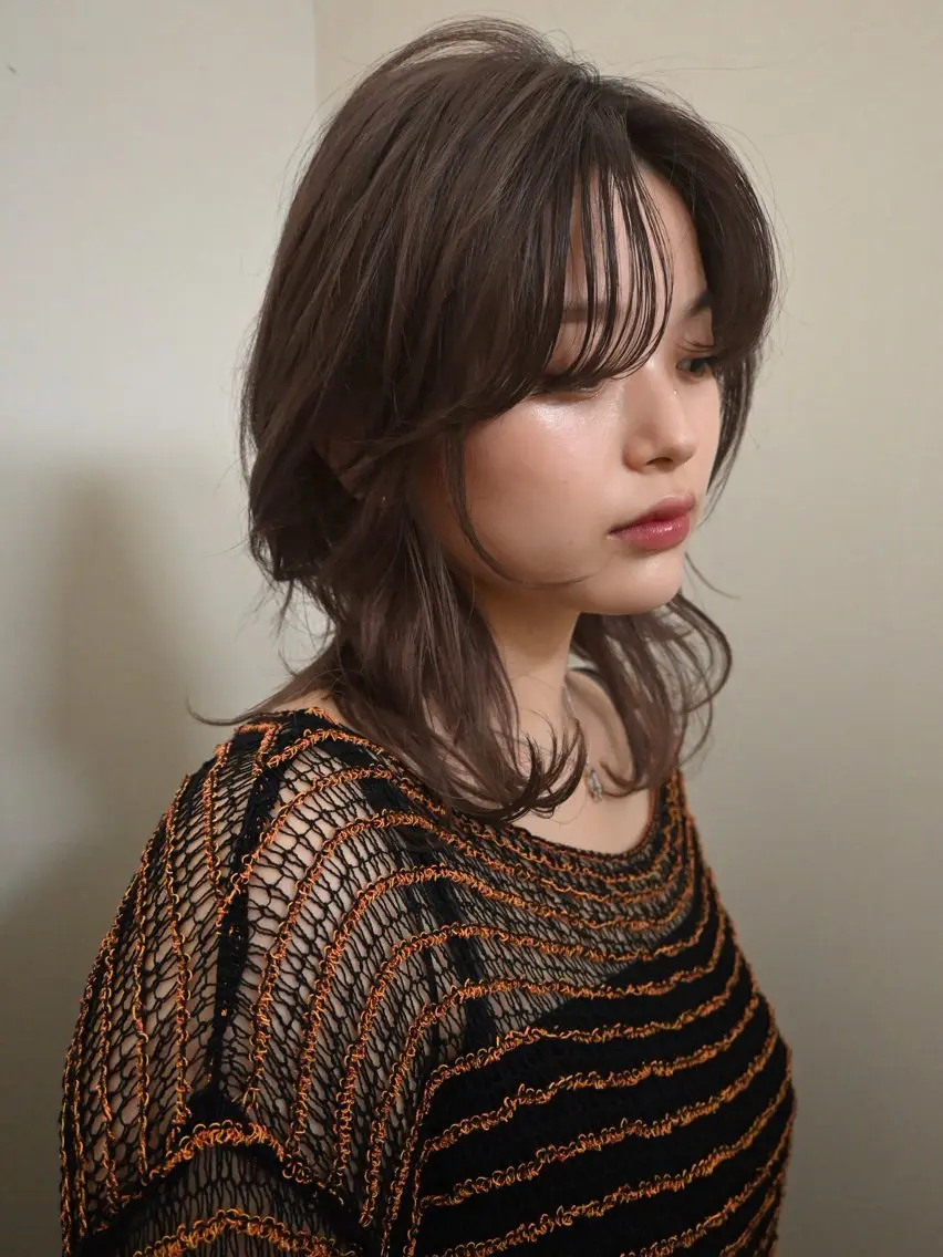 ミディアム aya / ニュアンスカラーのヘアスタイル