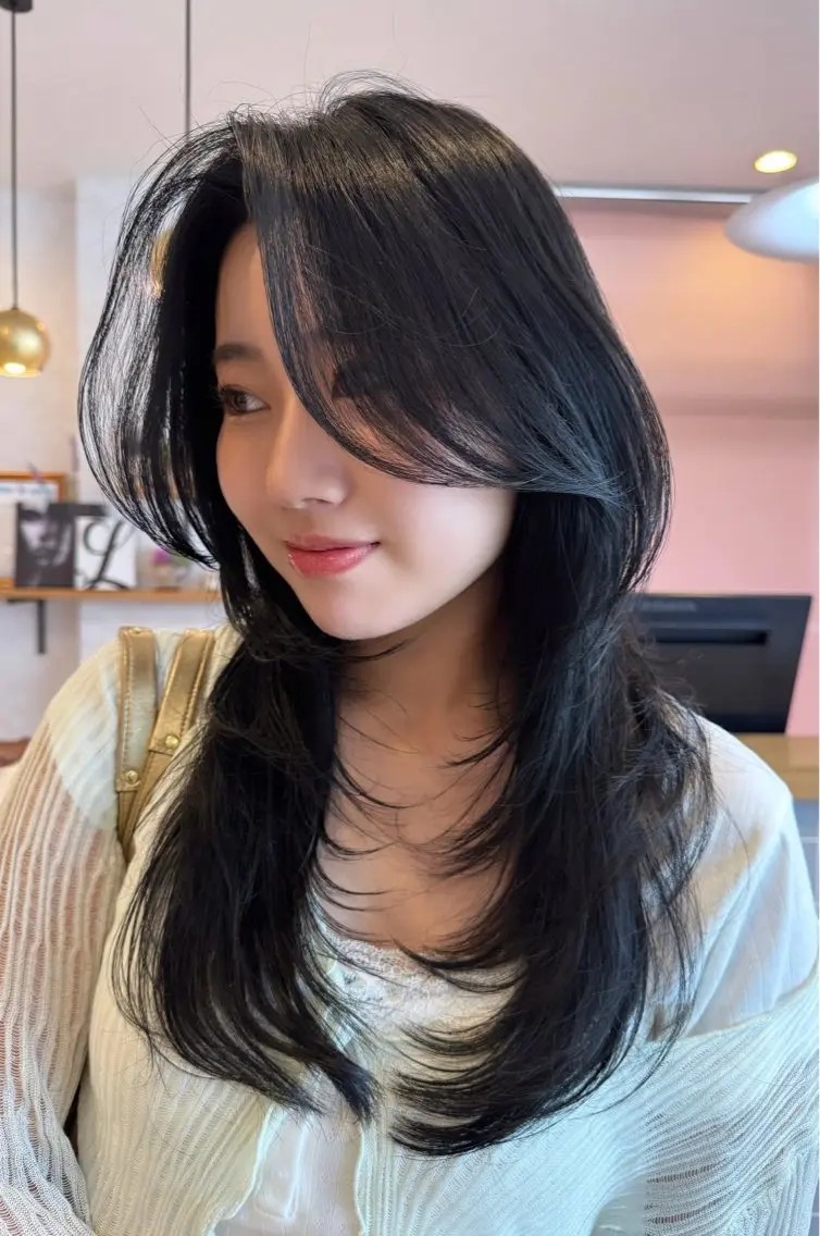 ロング カット 福井 珠乃のヘアスタイル