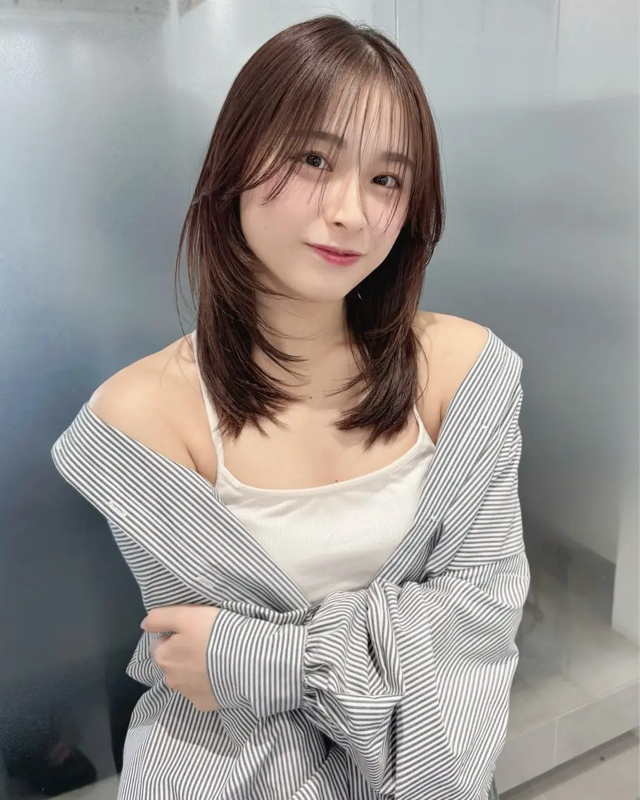 ミディアム レイヤーカット カット 表参道レイヤーカット 髪質改善山岸季生のヘアスタイル