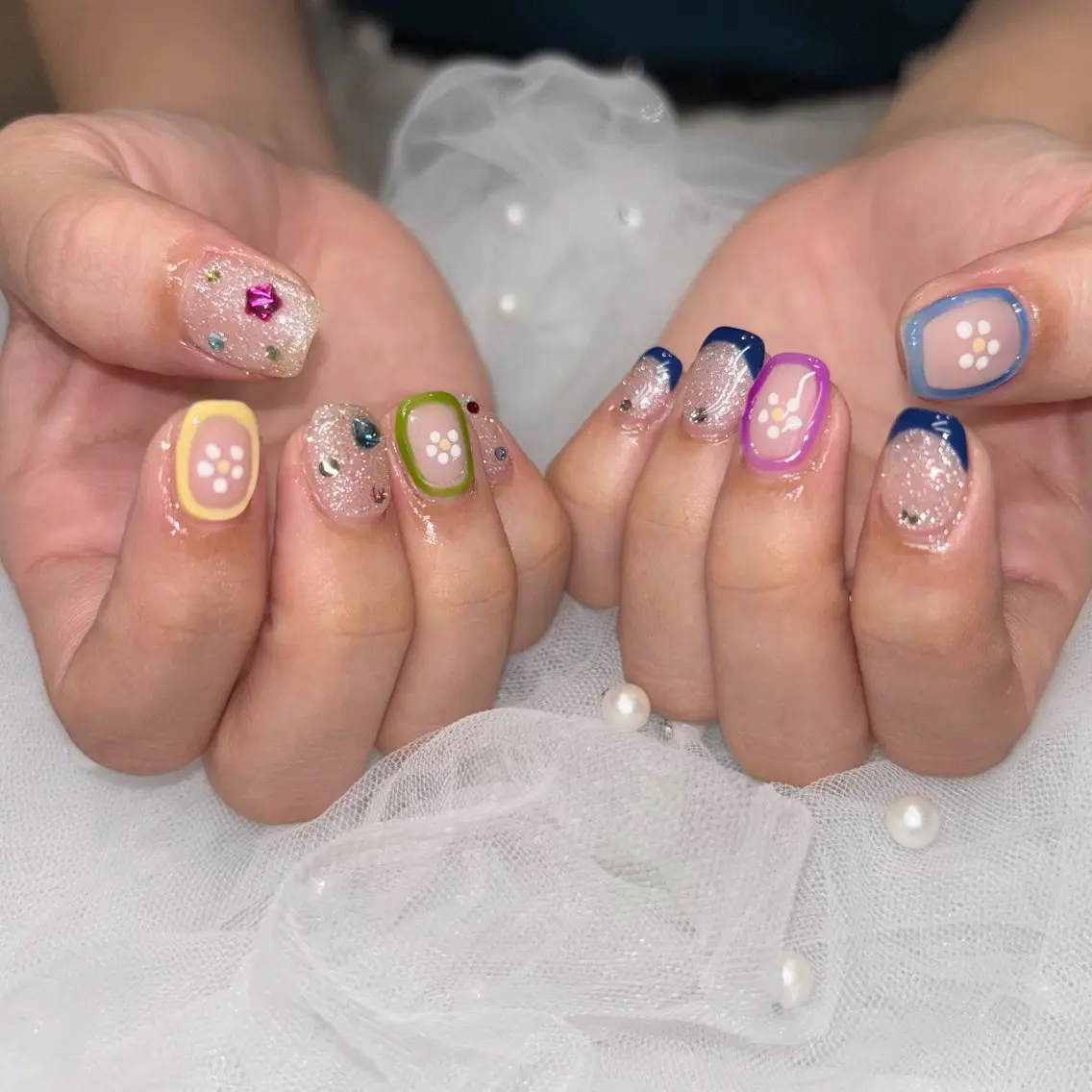 ネイル ぷっくりネイル ストーンネイル ハンドネイル 荒巻 めいのネイルデザイン