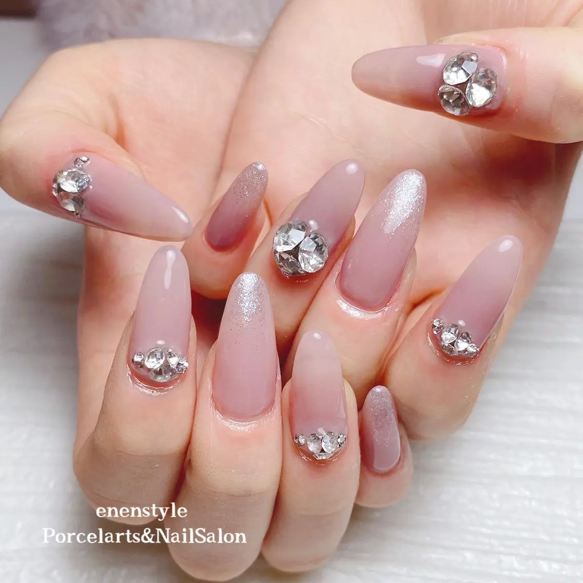 ミディアム ネイル 🐾enen style 🐾のネイルデザイン