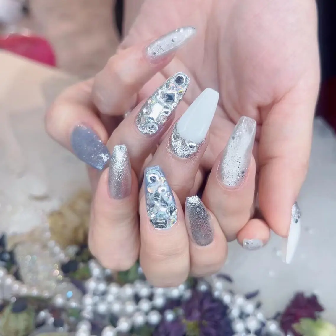 ネイル キラキラネイル ストーンネイル babarla Nailのネイルデザイン