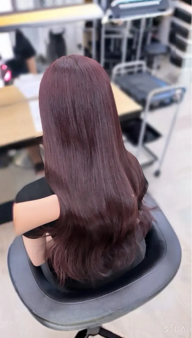 ロング カラー ブリーチ 髪質改善 トリートメント ヘアカラー 💗愛され暖色💗 ピンク/レッド💗のヘアスタイル