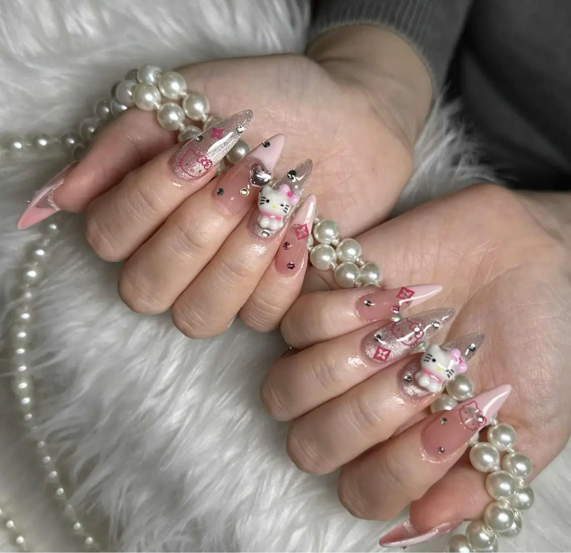 ネイル フレンチネイル ジェルネイル ガラスフレンチ ハロウィン ハート ハンドネイル H.baby Nail Salonのネイルデザイン