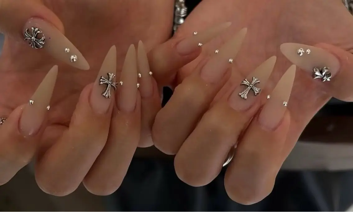 ネイル オーロラネイル べっ甲ネイル チークネイル 成人式 長さ出し ハンドネイル ハンドケア For you. Nail Salonのネイルデザイン