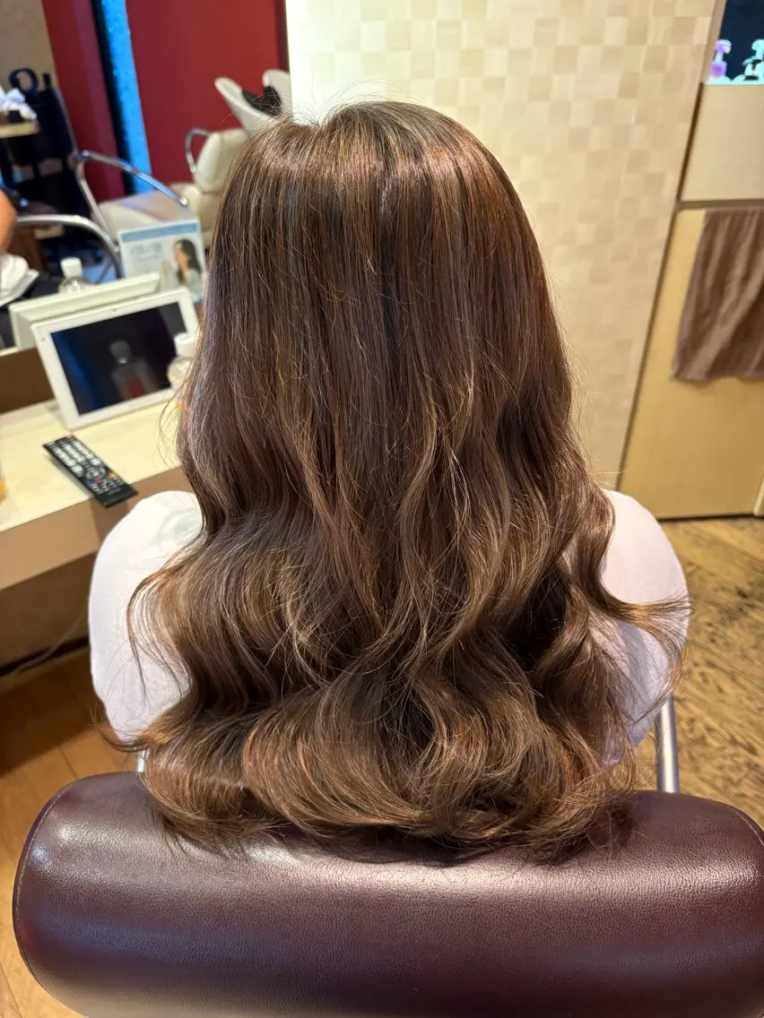 カラー ハイライトカラー ヘアカラー ヨウコ YOKOのヘアスタイル