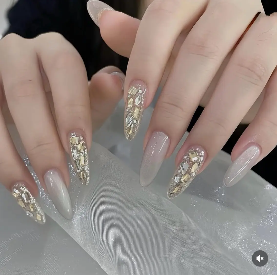 ネイル アートネイル チークネイル 氷ネイル・うるうるネイル 韓国ネイル マグネットネイル ハンドネイル NAILS168 新大久保店のネイルデザイン