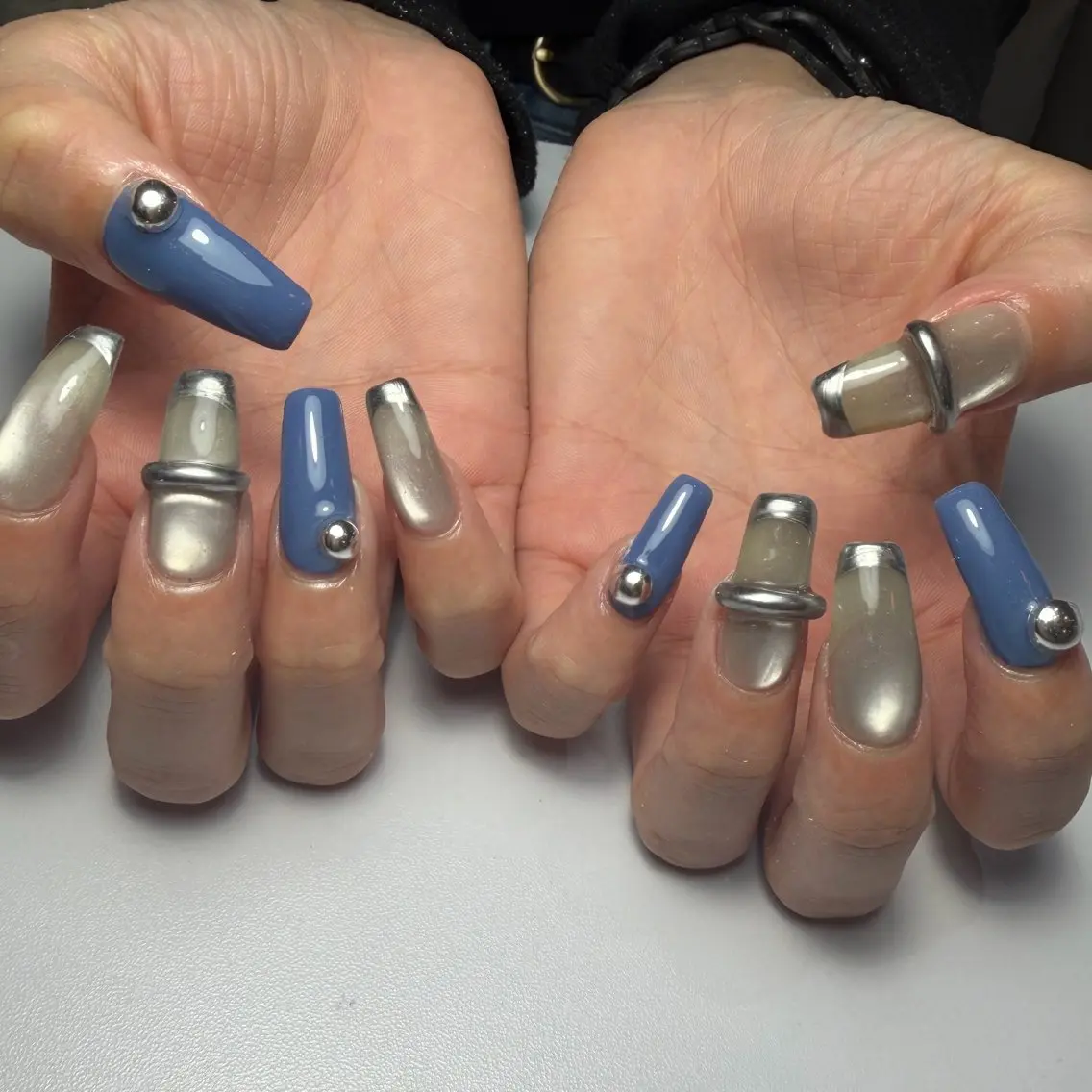 ネイル アートネイル ブルー ジェルネイル マグネットネイル 持ち込み ハンドネイル Nail mood デザイン持ち込みokのネイルデザイン