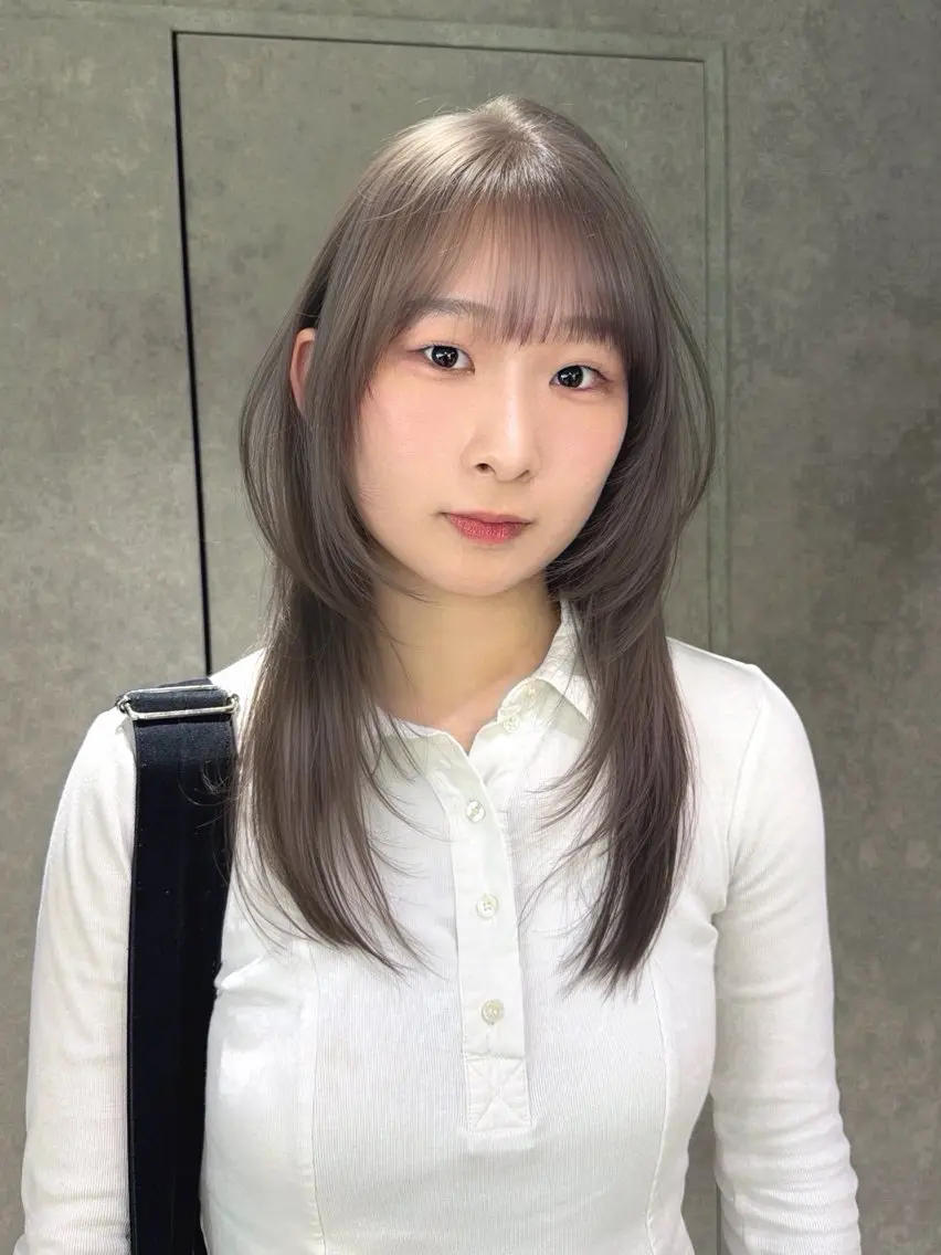セミロング カラー グレージュ ハッシュカット カット ヘアカラー yu-kaハッシュ カット/韓国レイヤーのヘアスタイル