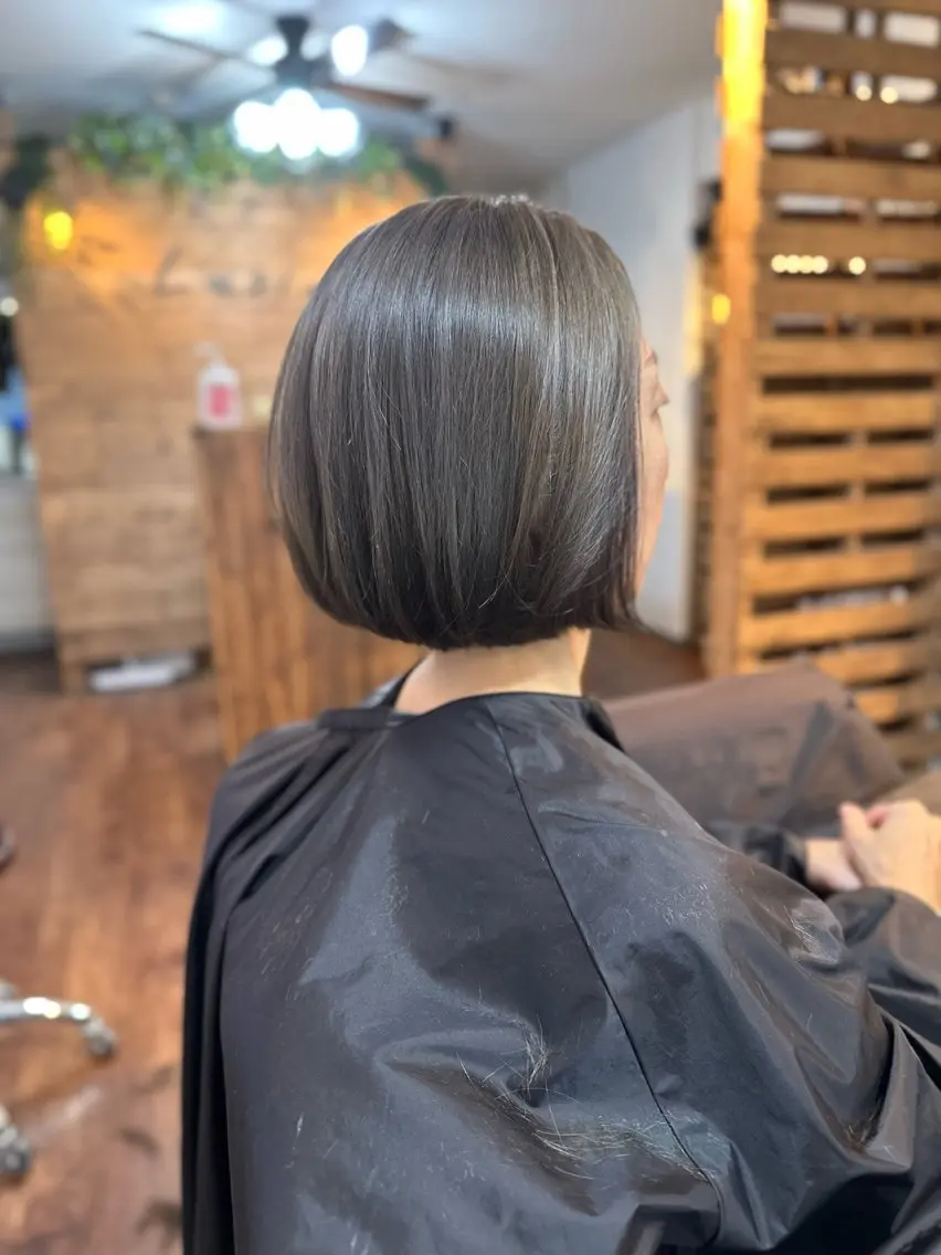 ショート カラー 透明感カラー ハイライトカラー ハイライト カット ヘアカラー トリートメント Luzir⭐︎ GEN⭐︎のヘアスタイル