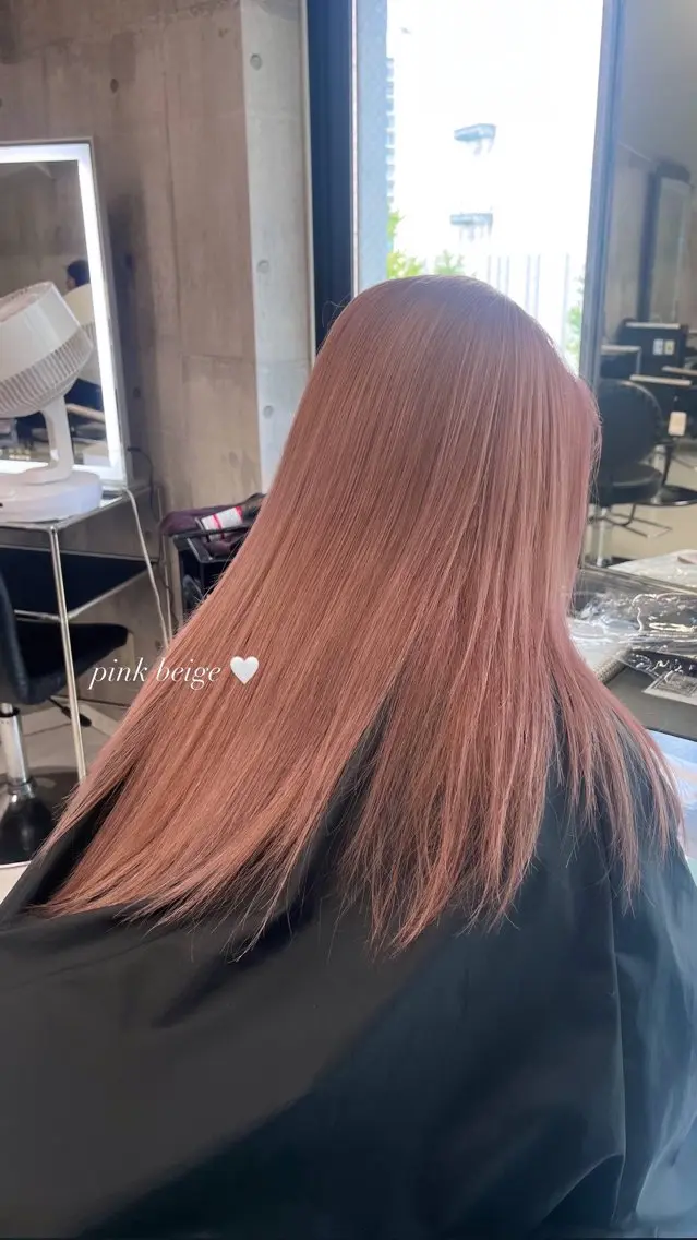 セミロング カラー ハイトーン/ゆるふわ 🧚𖥔ׁTOMO♡のヘアスタイル