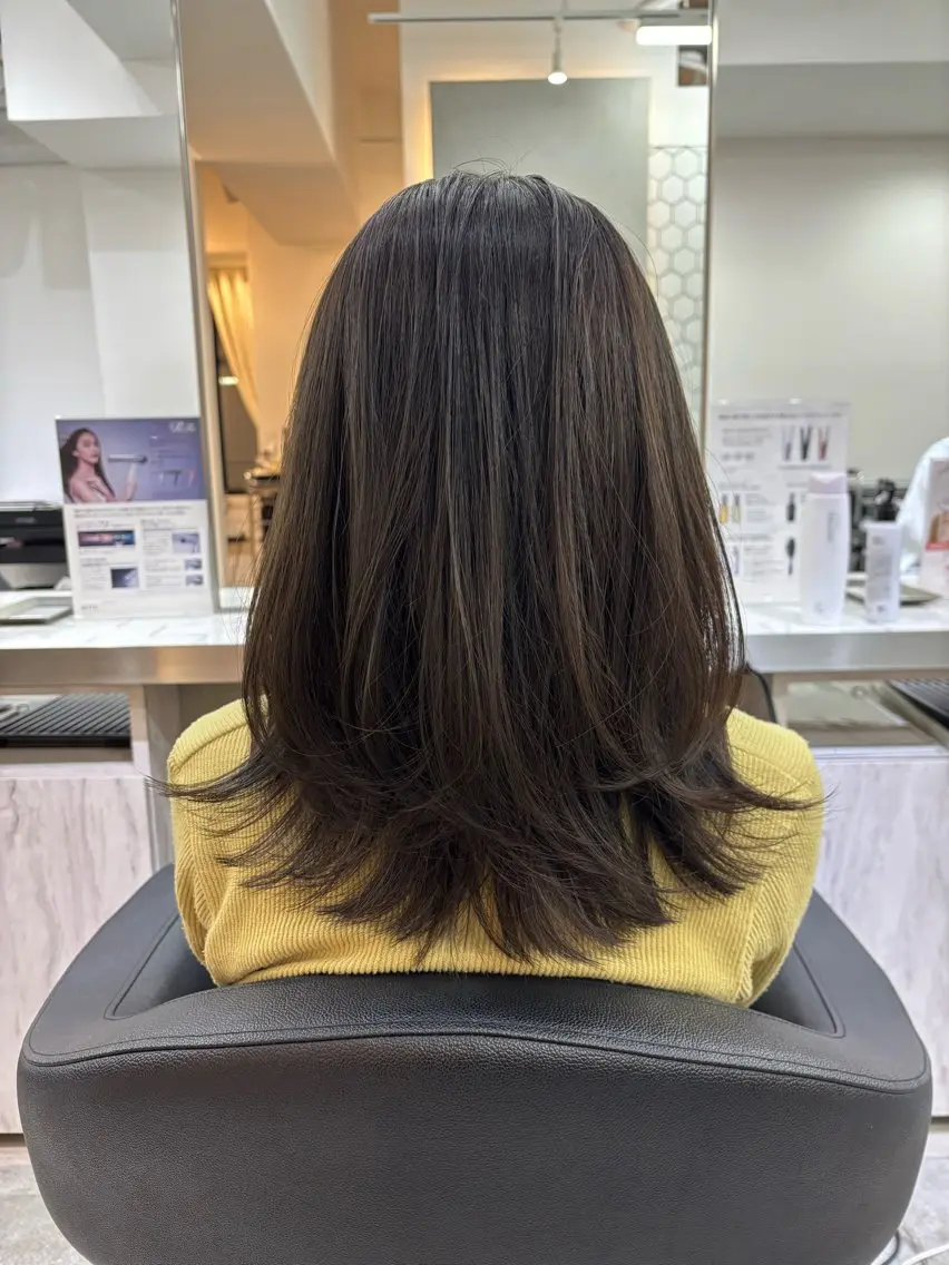 ミディアム カラー カット ヘアカラー トリートメント Viot 銀座 樋口 桃佳のヘアスタイル