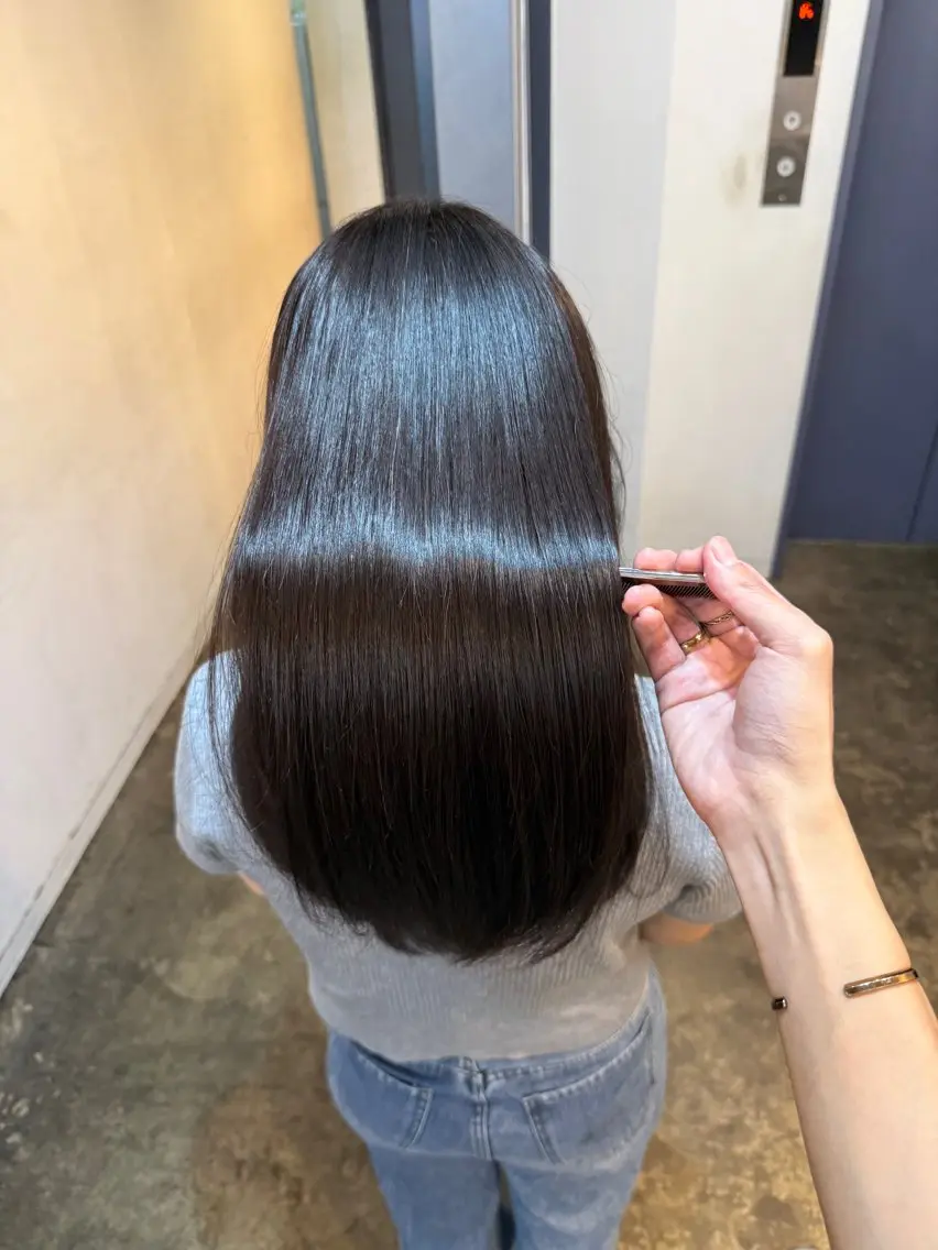 セミロング カット ヘアカラー トリートメント 縮毛矯正/レイヤー カット⭐️SHOTAのヘアスタイル